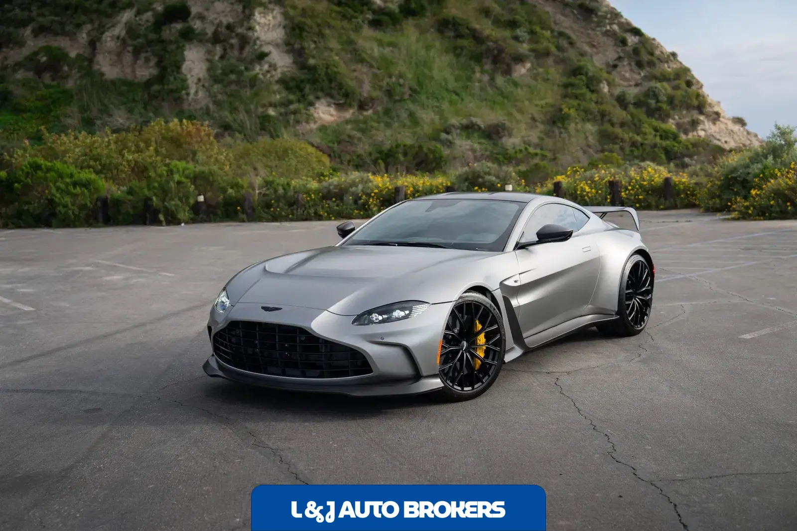 2023 Aston Martin V12 Vantage Coupe