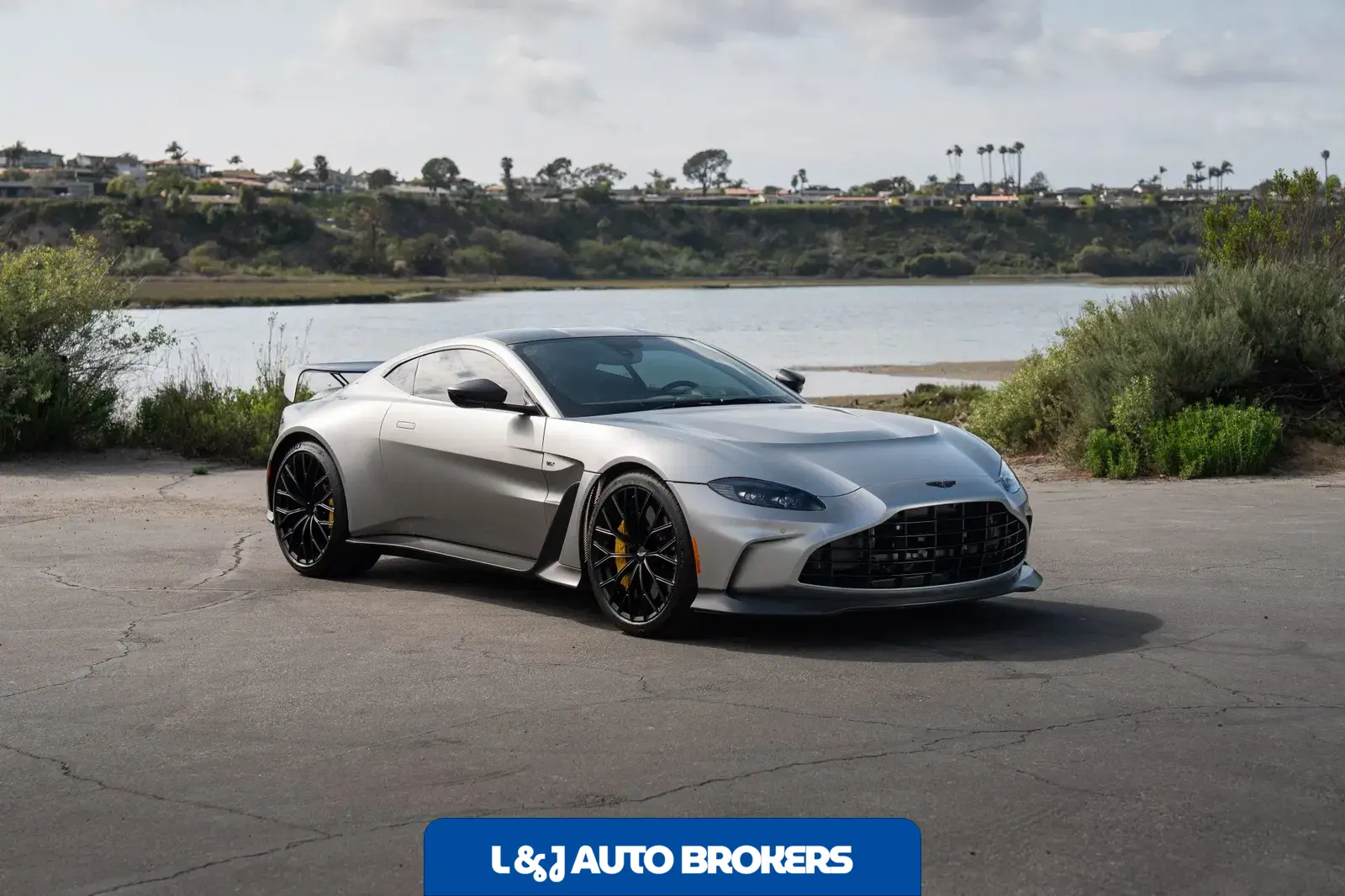 2023 Aston Martin V12 Vantage Coupe