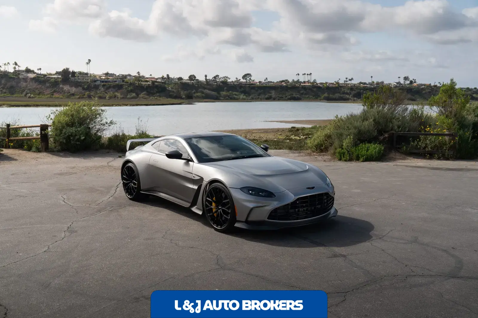 2023 Aston Martin V12 Vantage Coupe