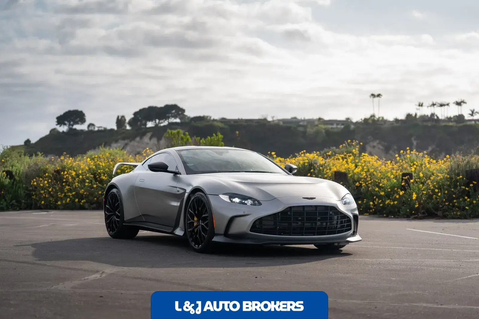 2023 Aston Martin V12 Vantage Coupe