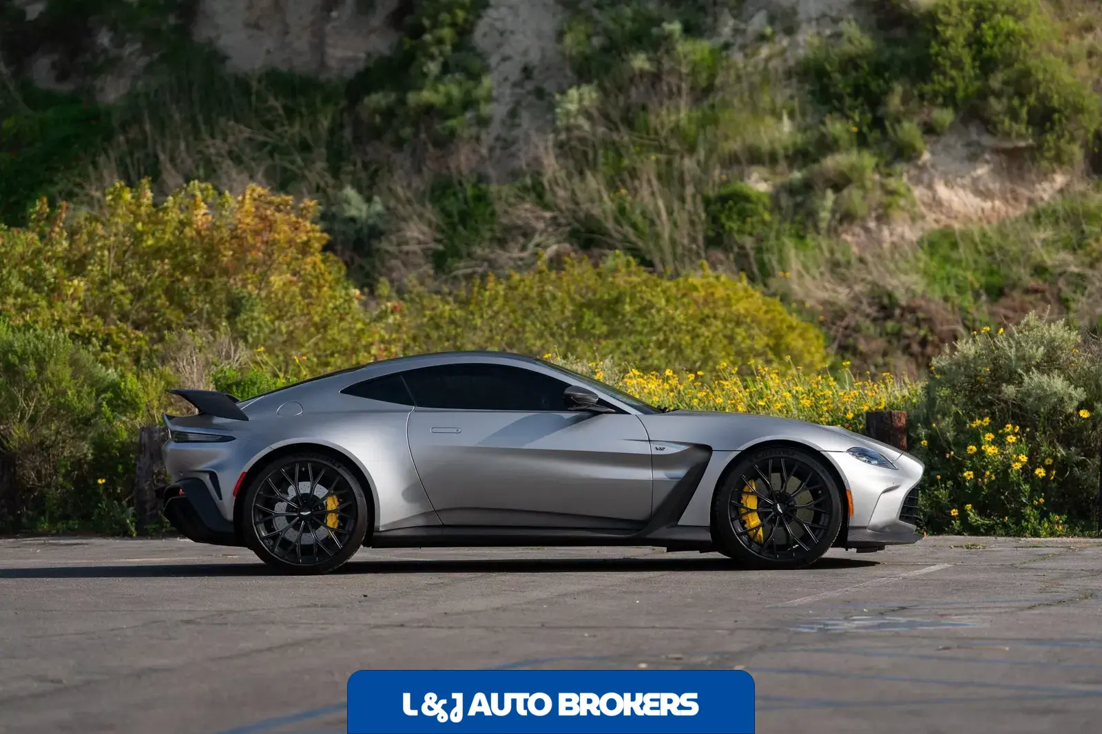 2023 Aston Martin V12 Vantage Coupe