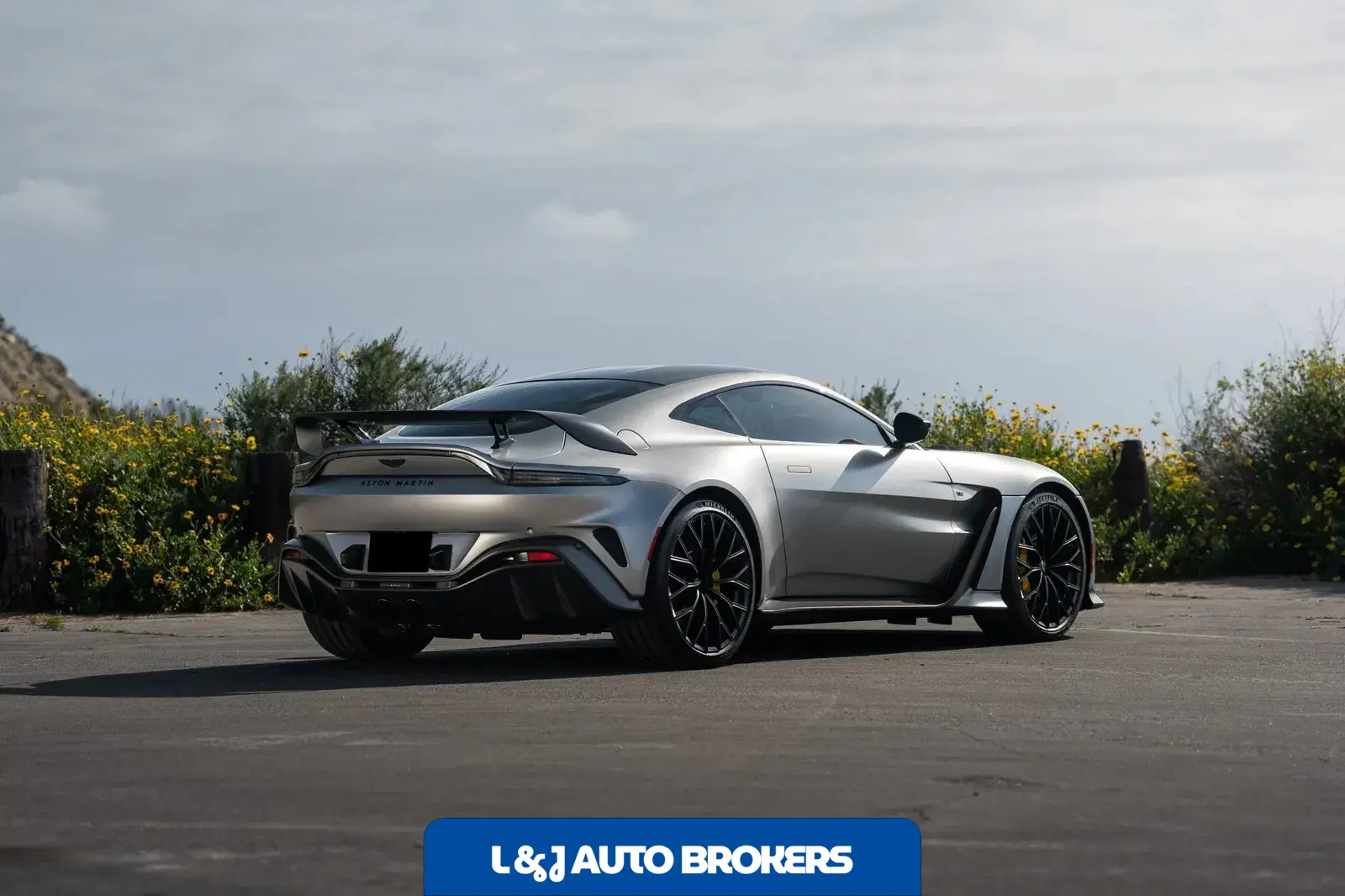 2023 Aston Martin V12 Vantage Coupe