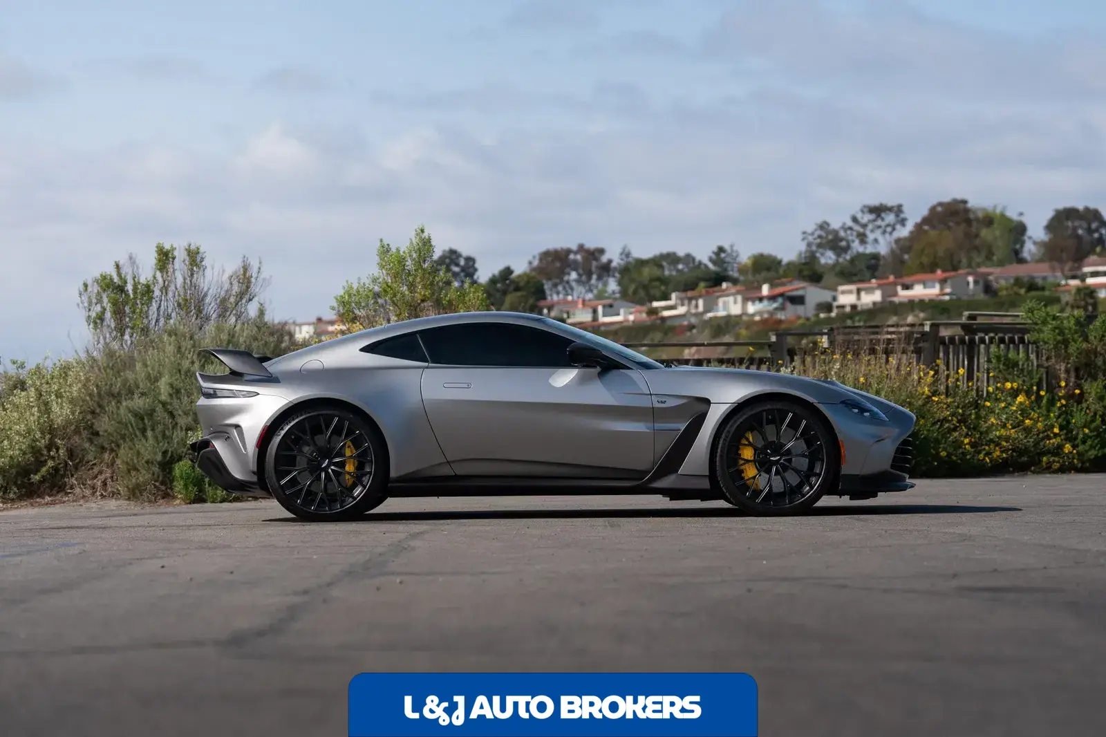 2023 Aston Martin V12 Vantage Coupe