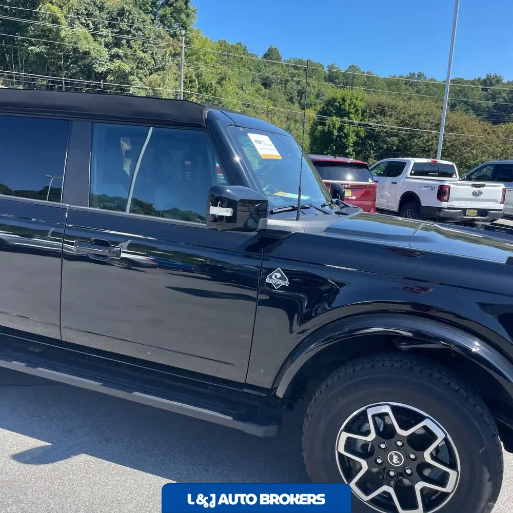 2024 Ford Bronco Outer Banks