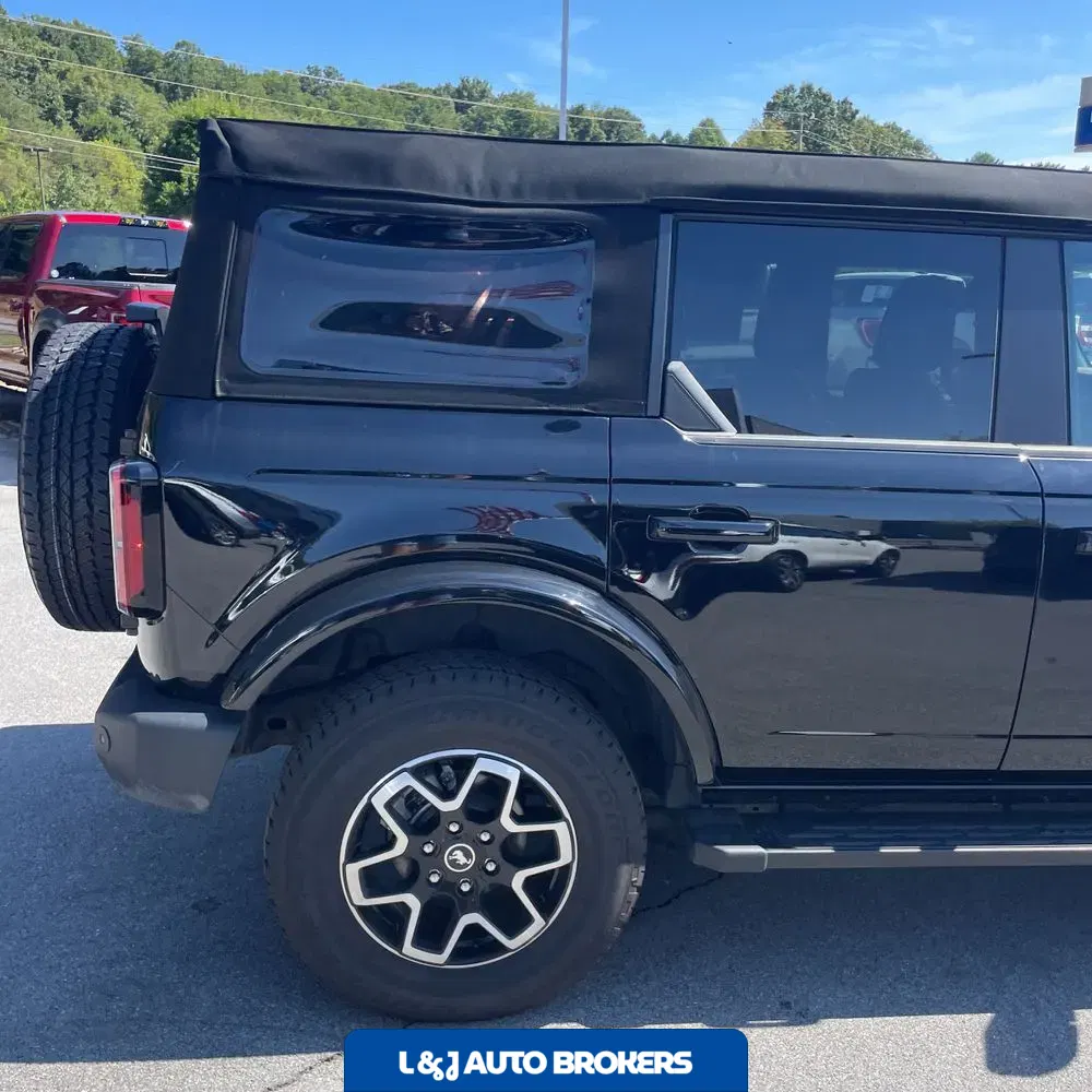 2024 Ford Bronco Outer Banks