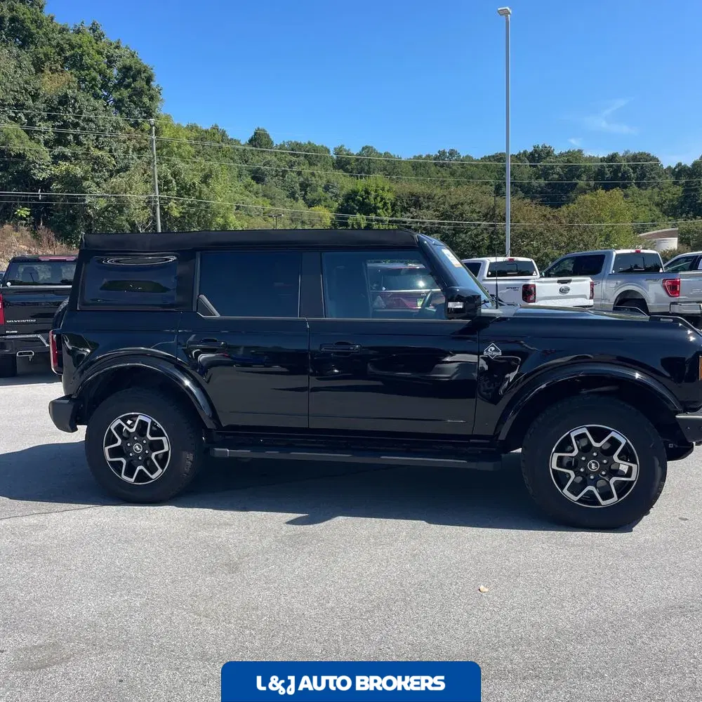 2024 Ford Bronco Outer Banks