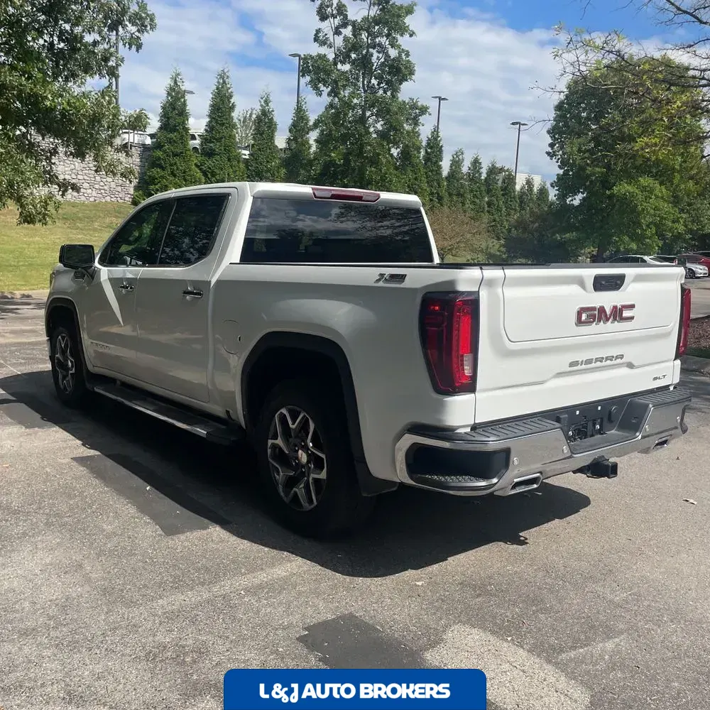 2025 GMC Sierra 1500 SLT