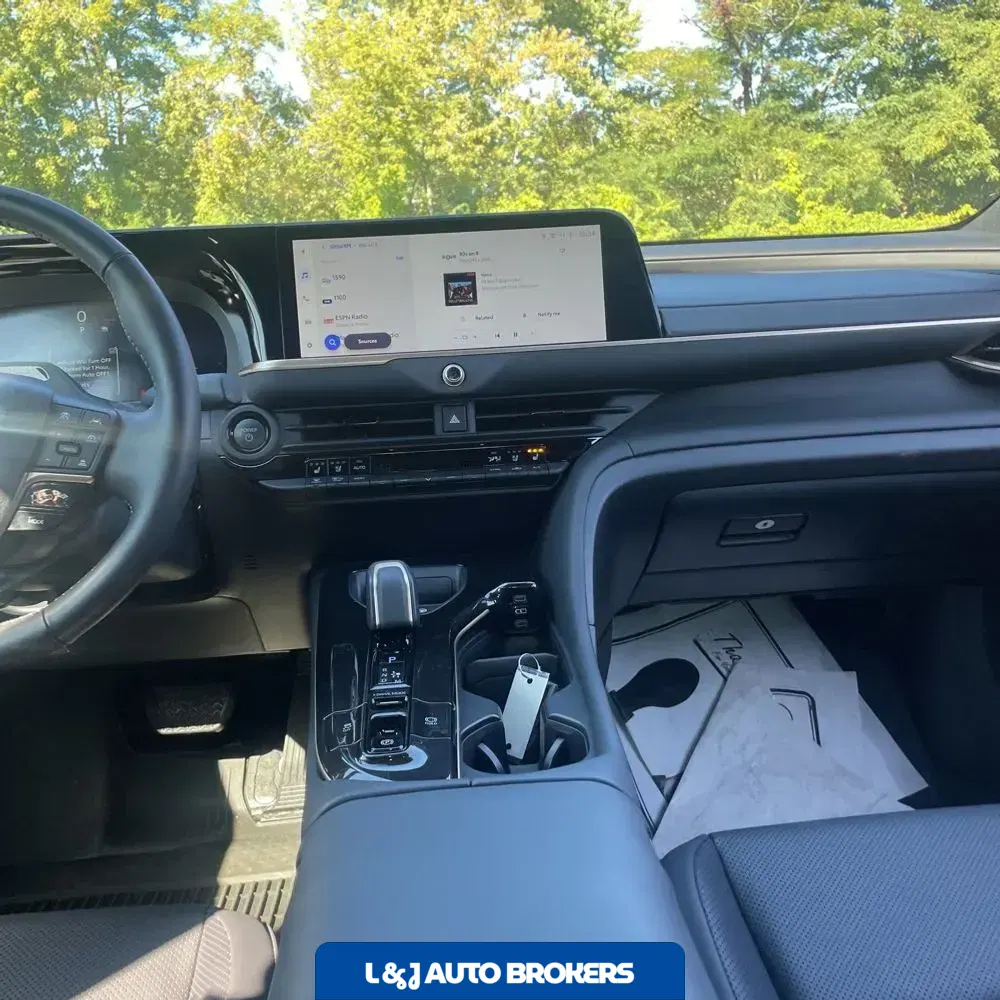 2025 Toyota Crown Platinum