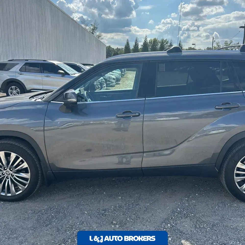 2024 Toyota Highlander Platinum