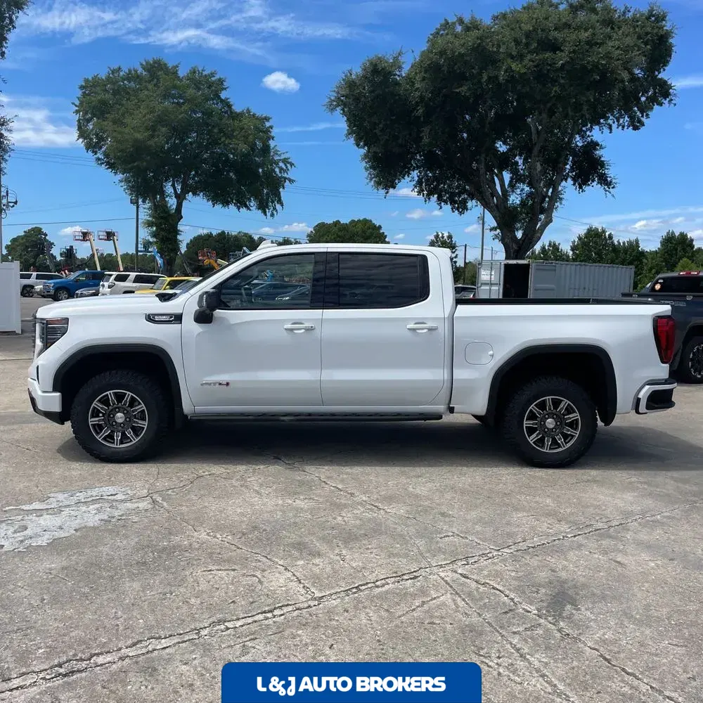 2024 GMC Sierra 1500 AT4