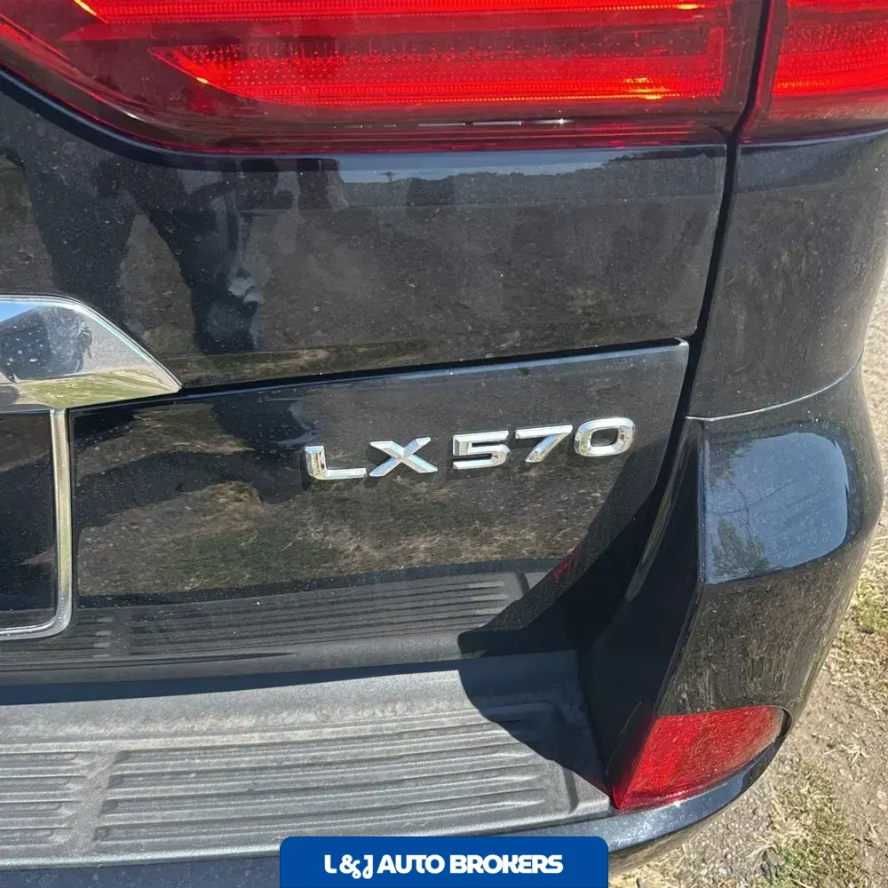 2021 Lexus LX 570 Three-Row