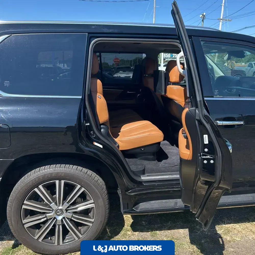 2021 Lexus LX 570 Three-Row