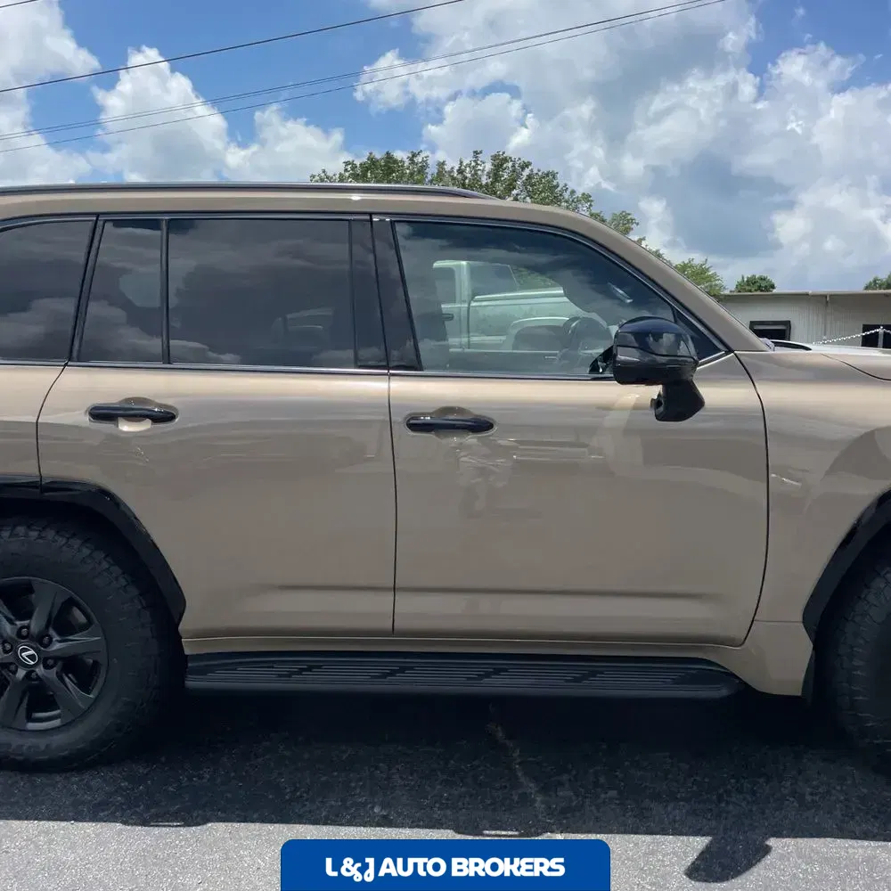 2025 Lexus LX 700h Overtrail