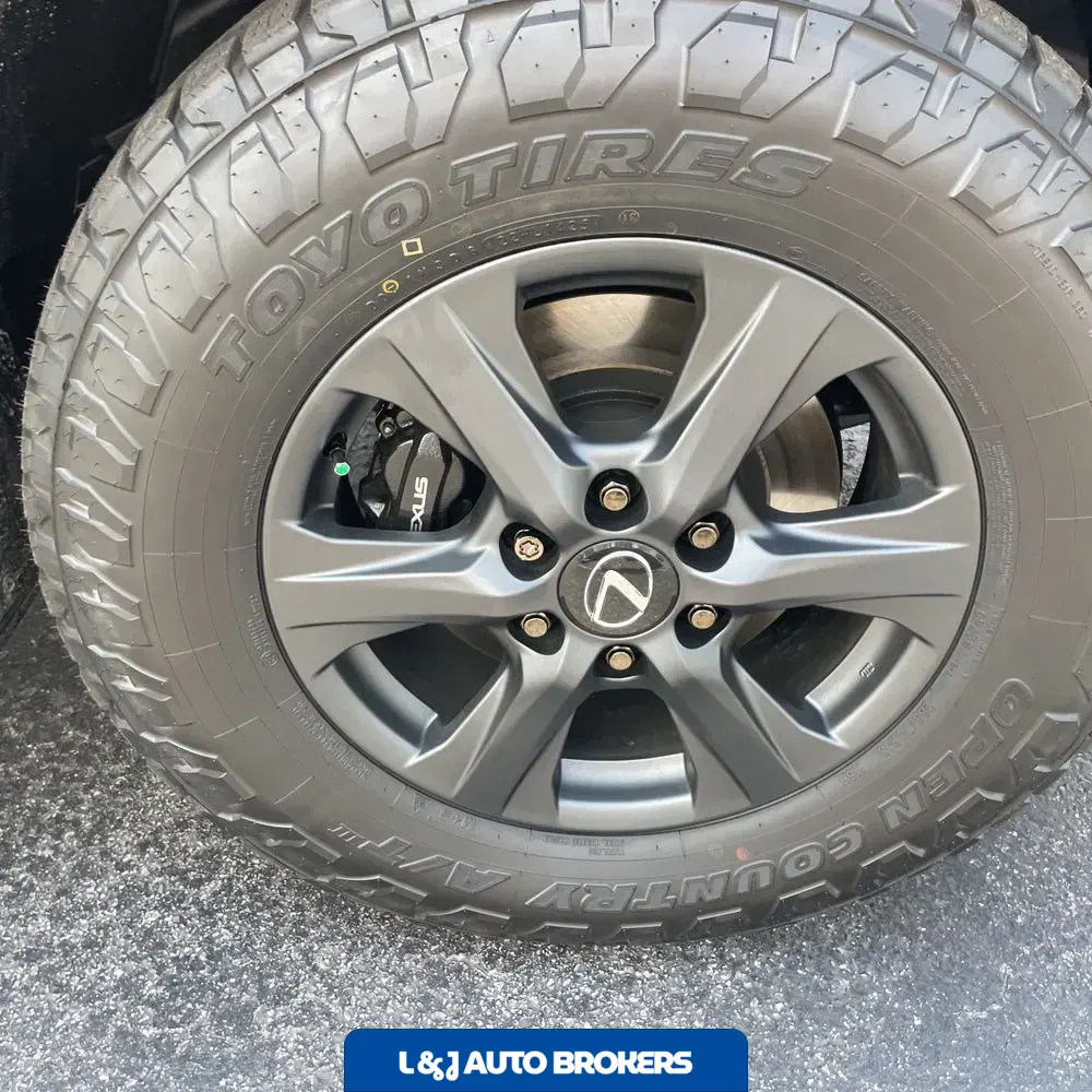 2025 Lexus LX 700h Overtrail