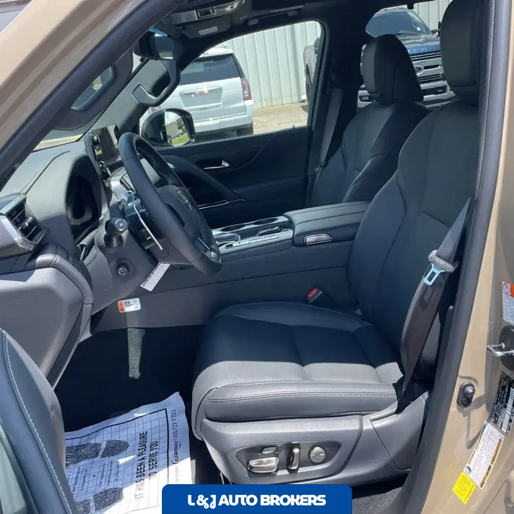 2025 Lexus LX 700h Overtrail