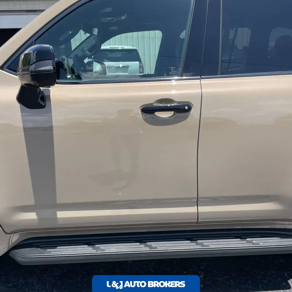 2025 Lexus LX 700h Overtrail