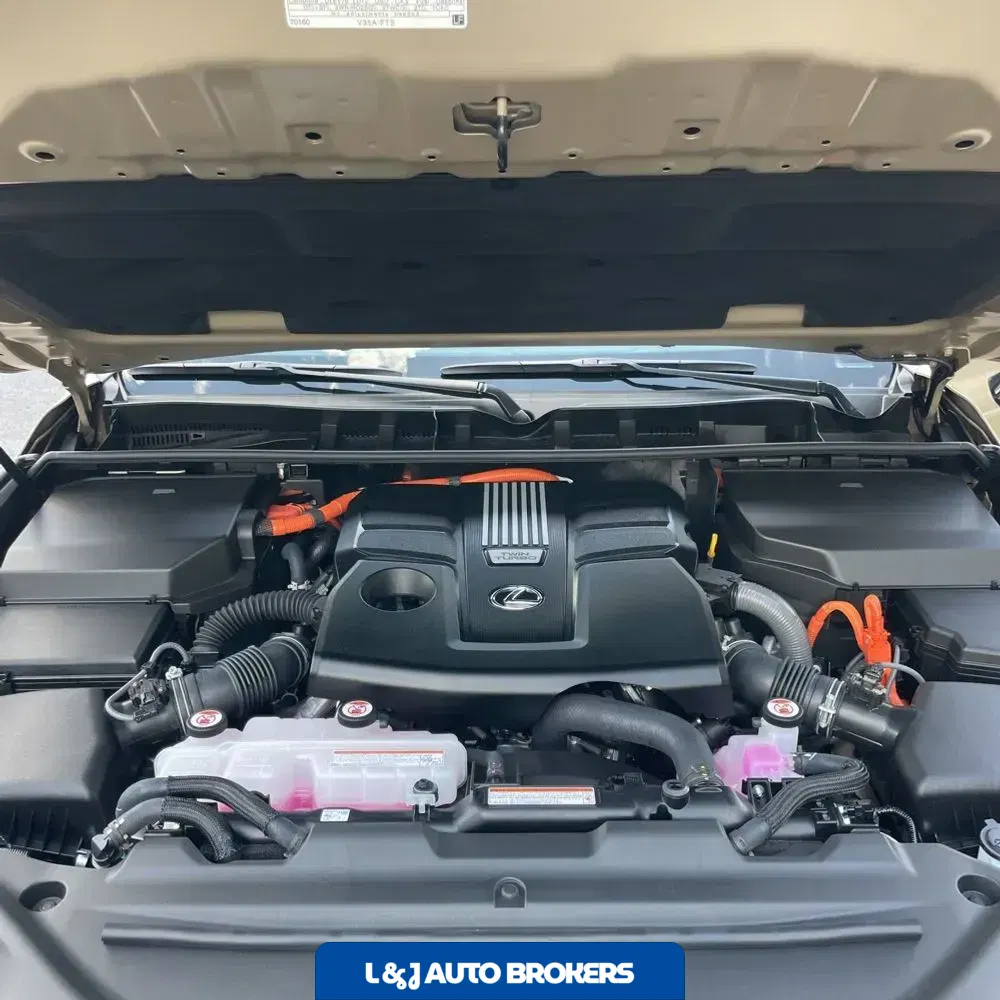 2025 Lexus LX 700h Overtrail