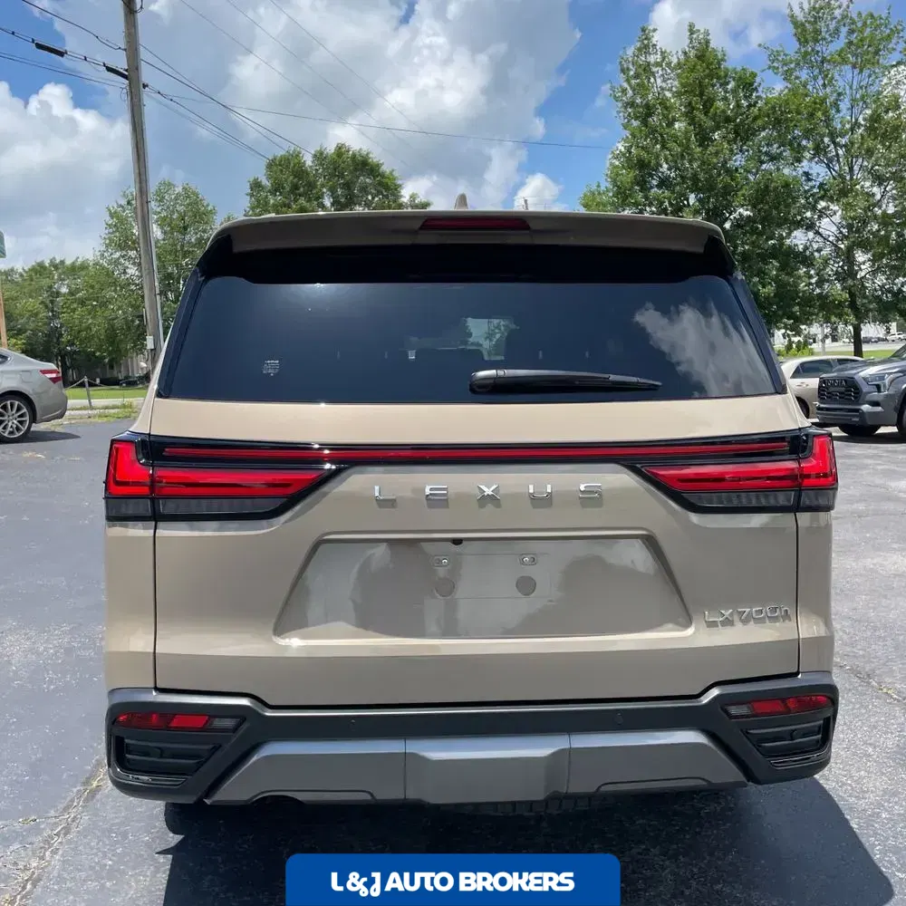 2025 Lexus LX 700h Overtrail
