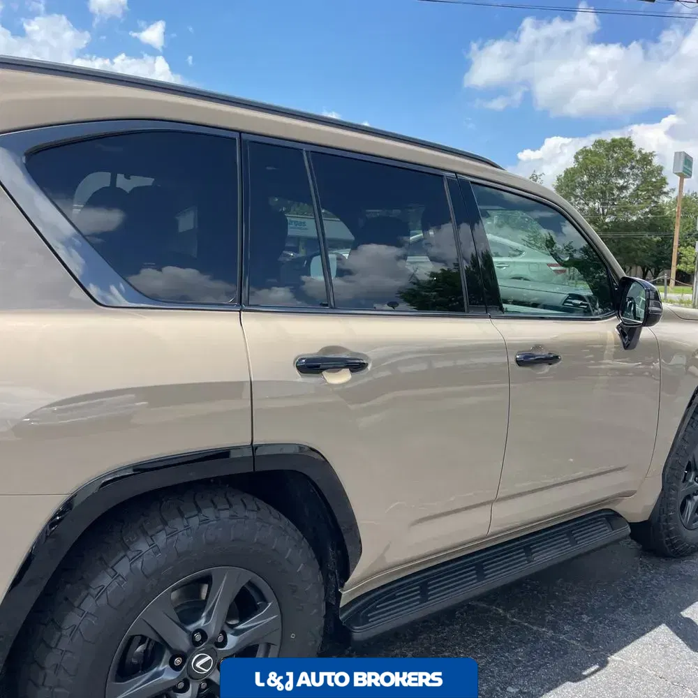 2025 Lexus LX 700h Overtrail