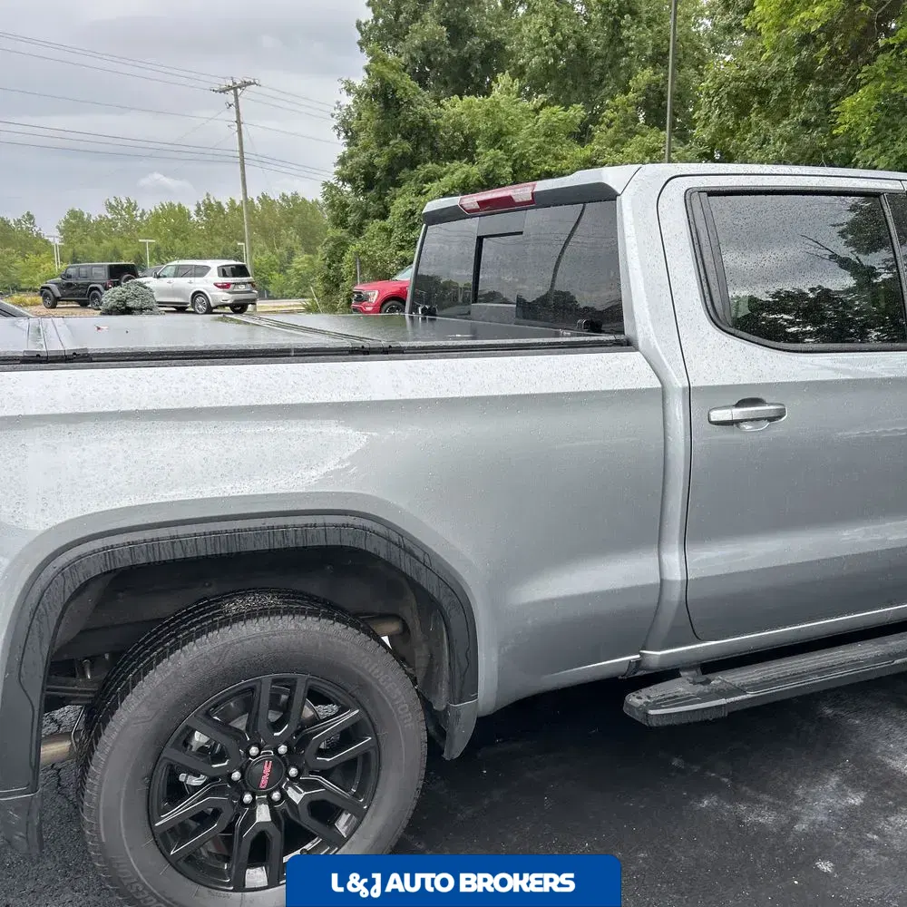 2025 GMC Sierra 1500 Elevation