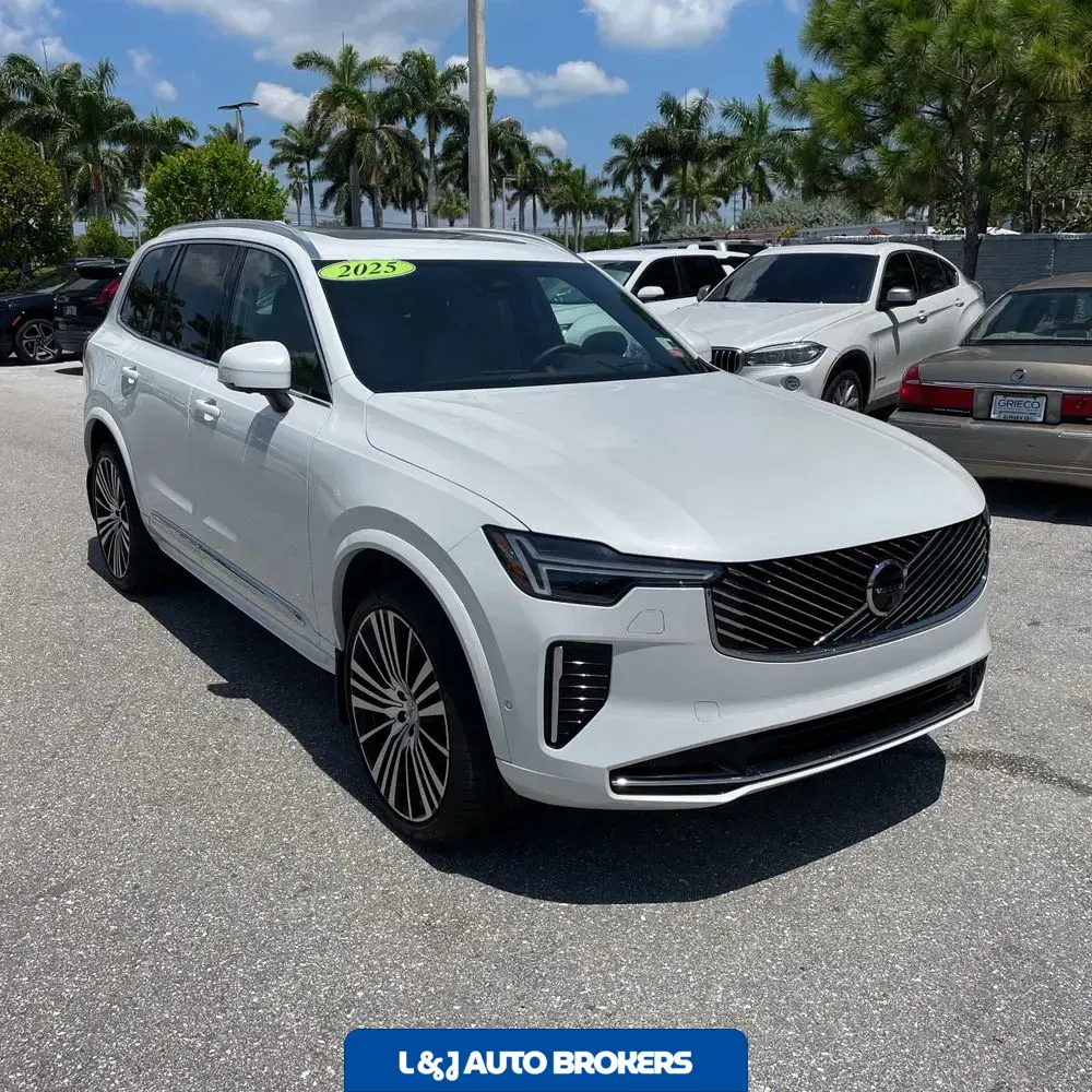 2025 Volvo XC90 B6 - Ultra