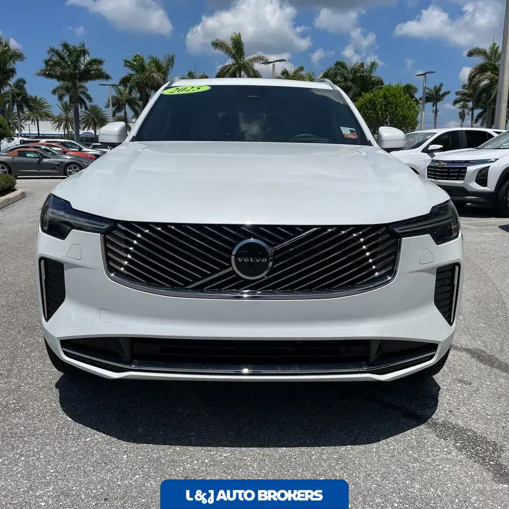 2025 Volvo XC90 B6 - Ultra
