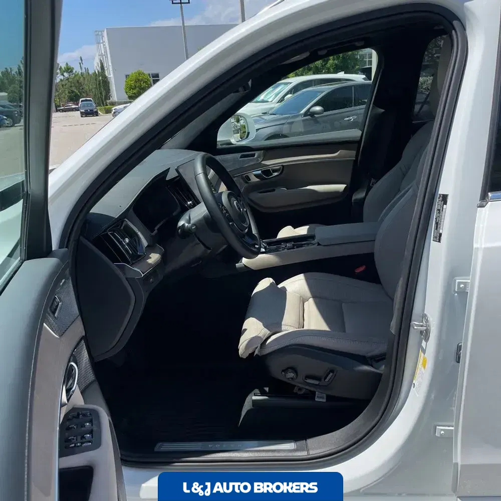 2025 Volvo XC90 B6 - Ultra