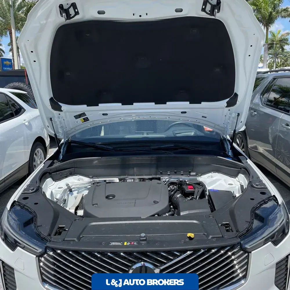 2025 Volvo XC90 B6 - Ultra