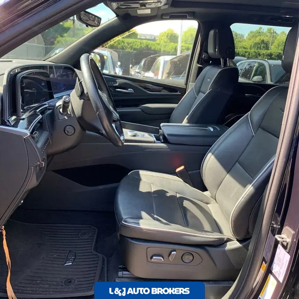 2023 Cadillac Escalade ESV Sport