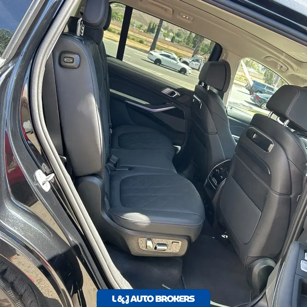 2025 BMW X7 XDrive40i
