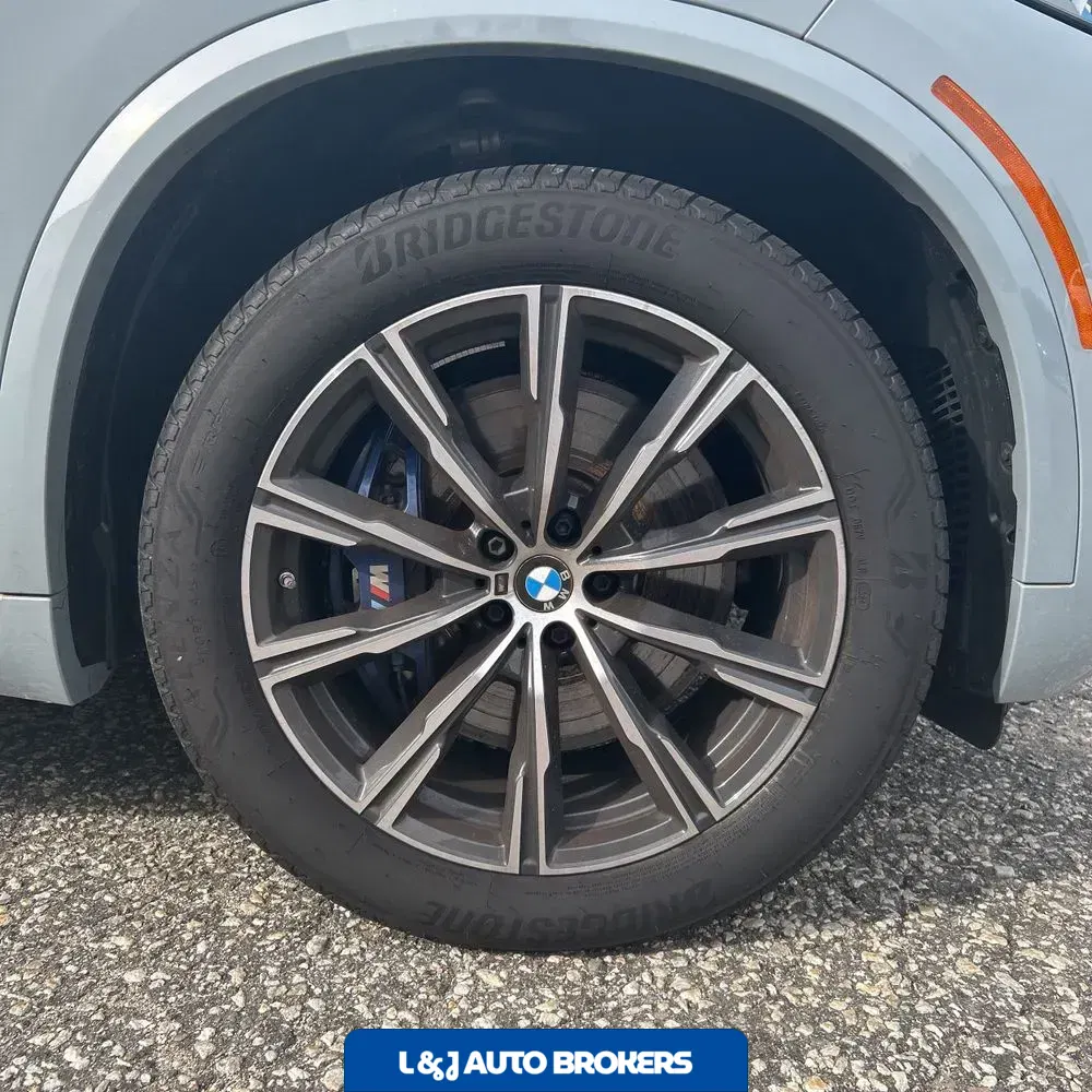 2024 BMW X5 M60i