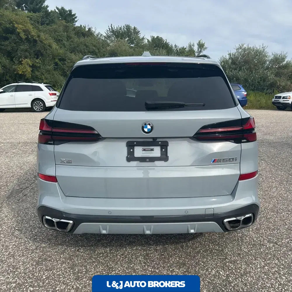 2024 BMW X5 M60i