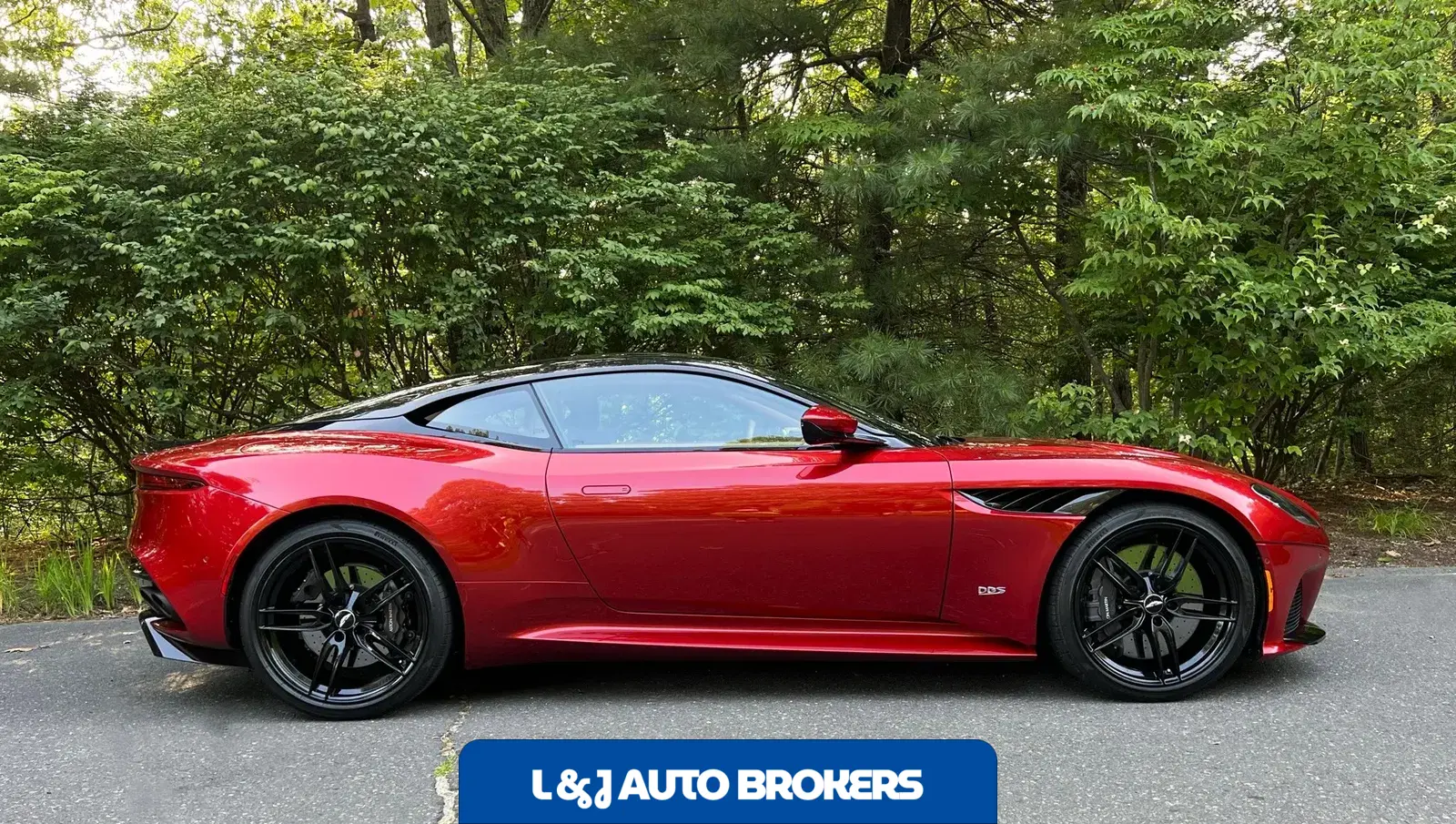 2019 Aston Martin DBS Superleggera Coupe