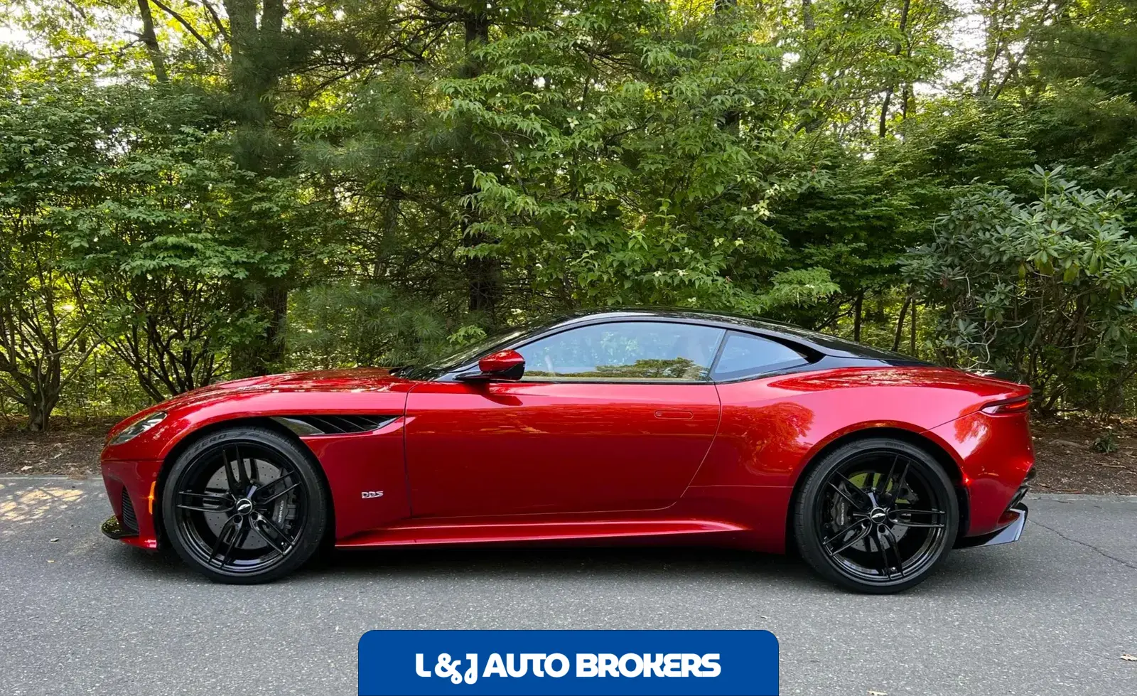 2019 Aston Martin DBS Superleggera Coupe