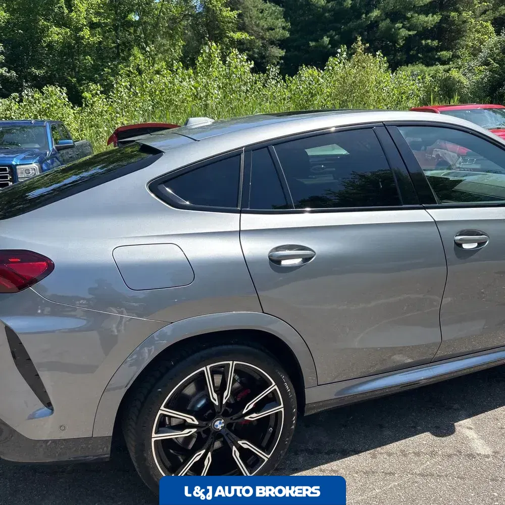 2024 BMW X6 M60i