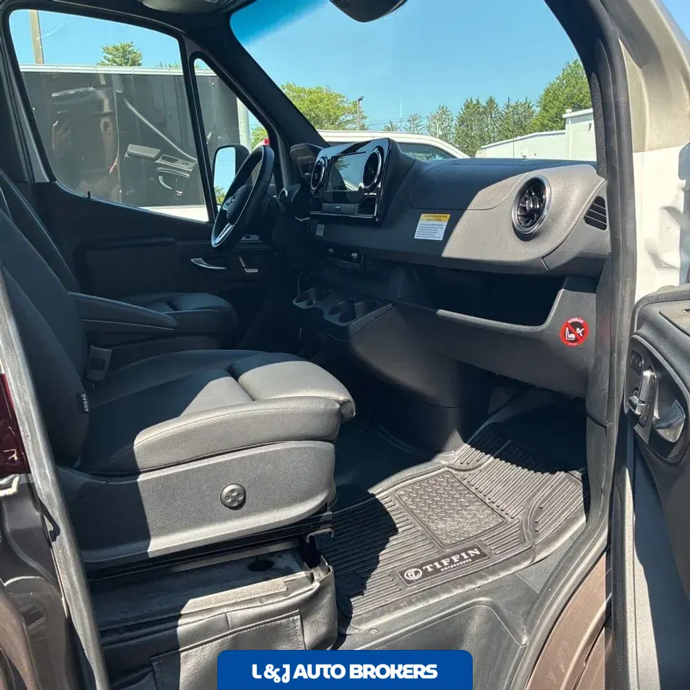 2020 Tiffin Motorhome Wayfarer