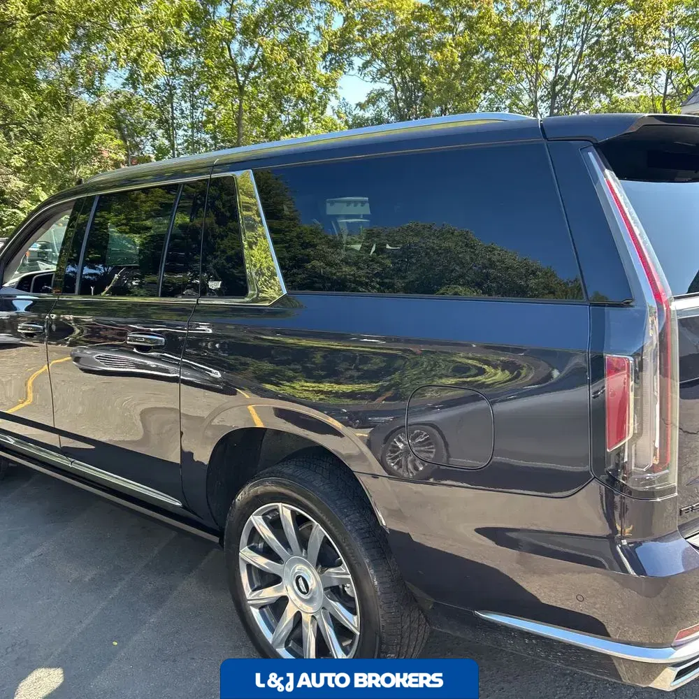 2023 Cadillac Escalade ESV Premium Luxury Platinum