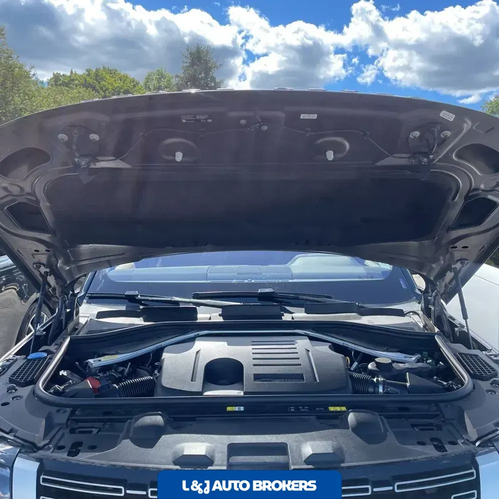 2023 Land Rover Range Rover SE