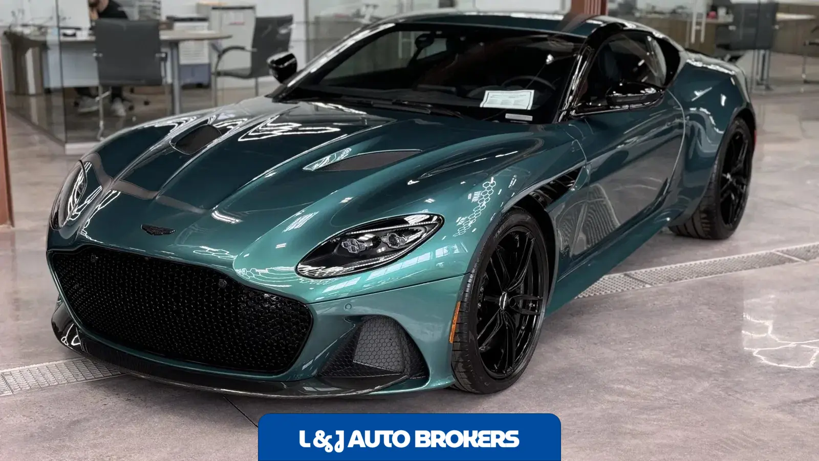 2022 Aston Martin DBS Superleggera Coupe