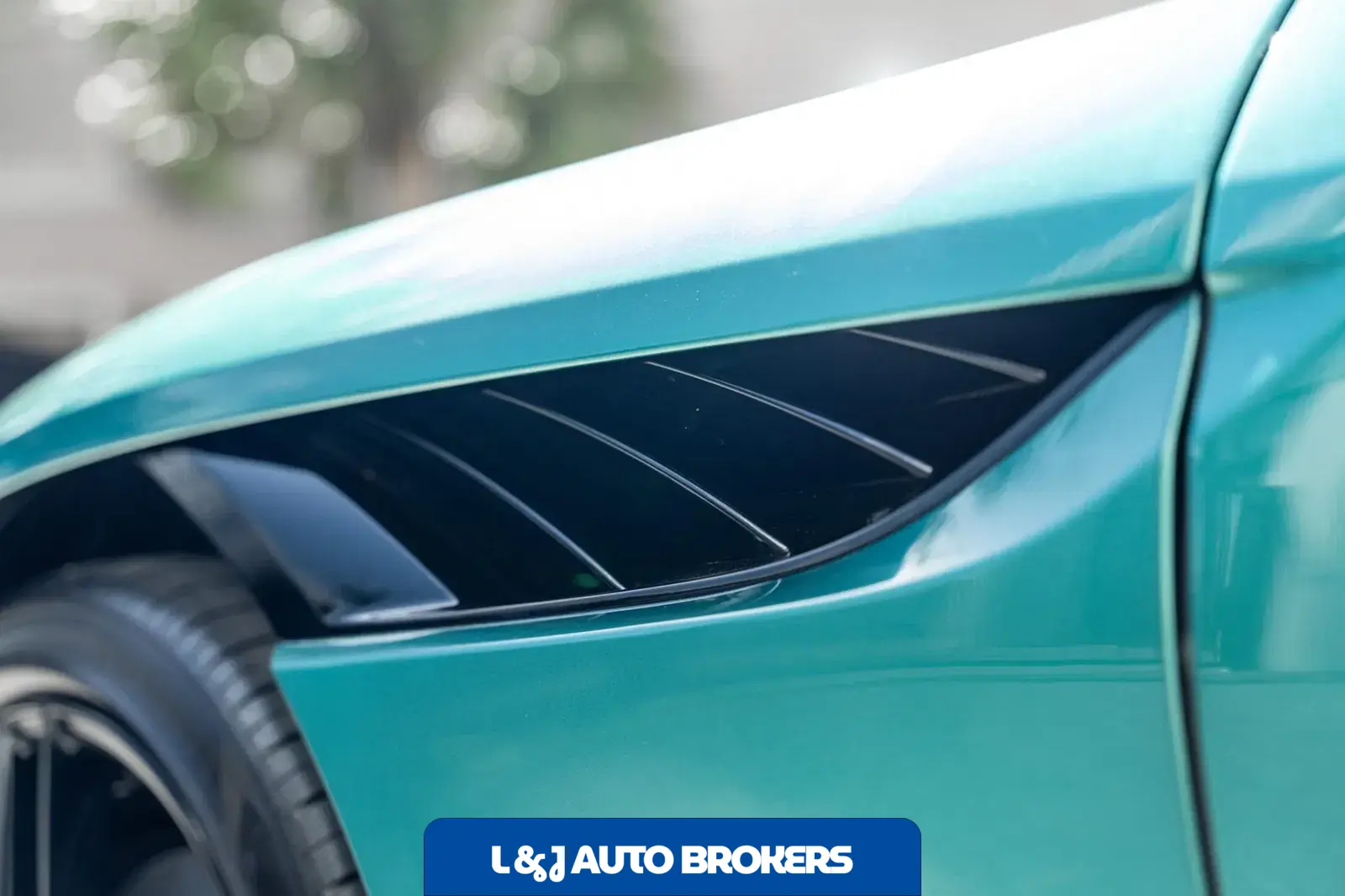 2022 Aston Martin DBS Superleggera Coupe