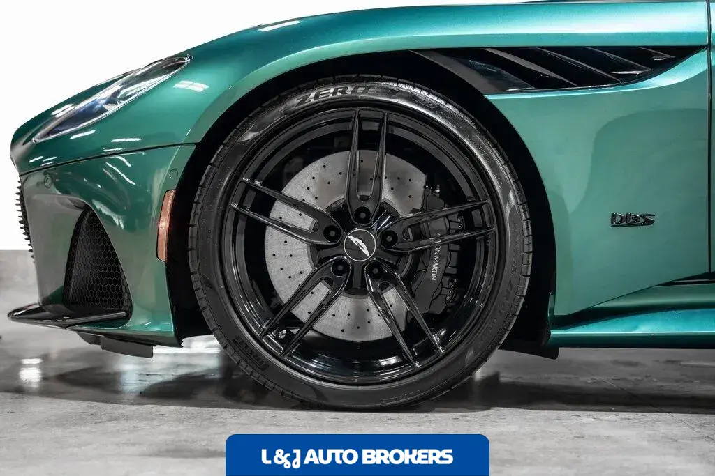 2022 Aston Martin DBS Superleggera Coupe
