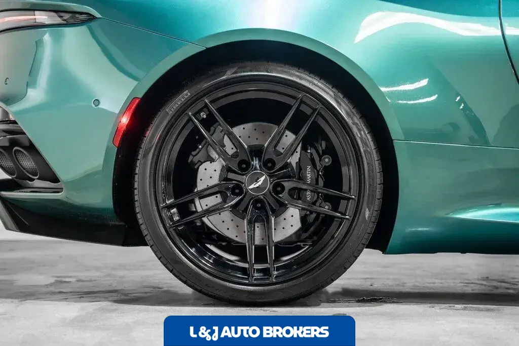 2022 Aston Martin DBS Superleggera Coupe