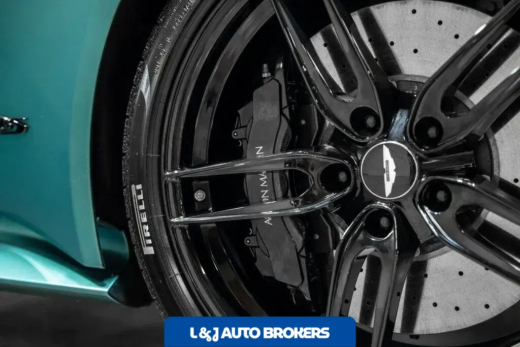 2022 Aston Martin DBS Superleggera Coupe