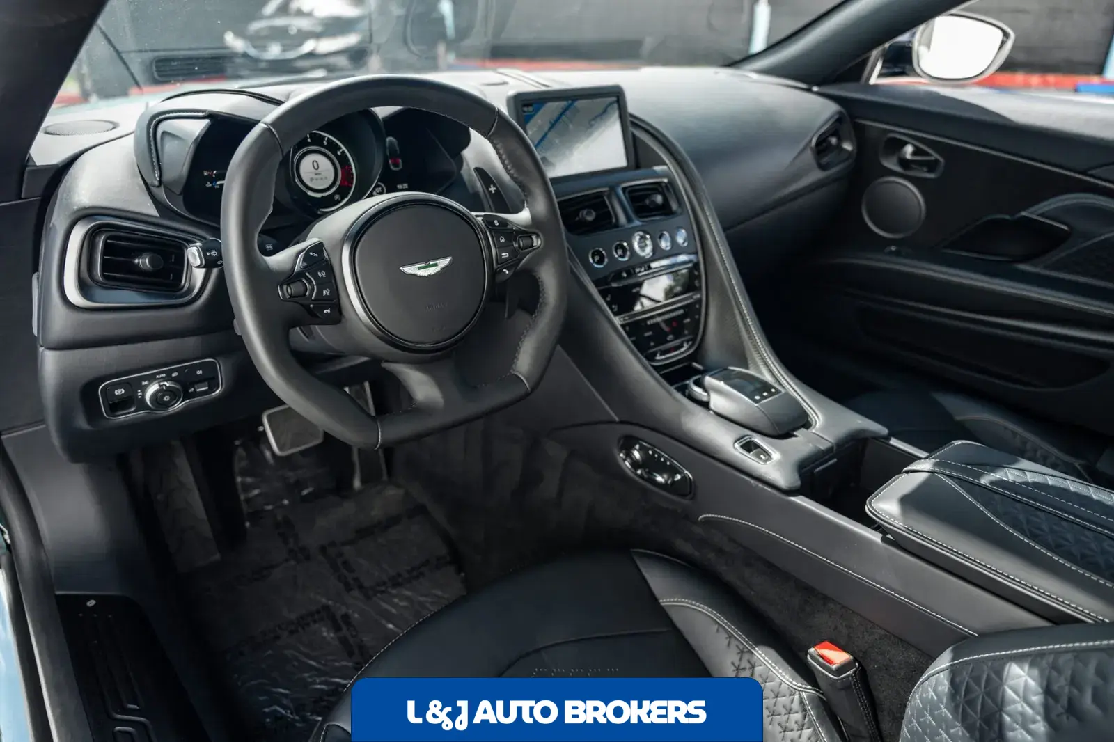 2022 Aston Martin DBS Superleggera Coupe