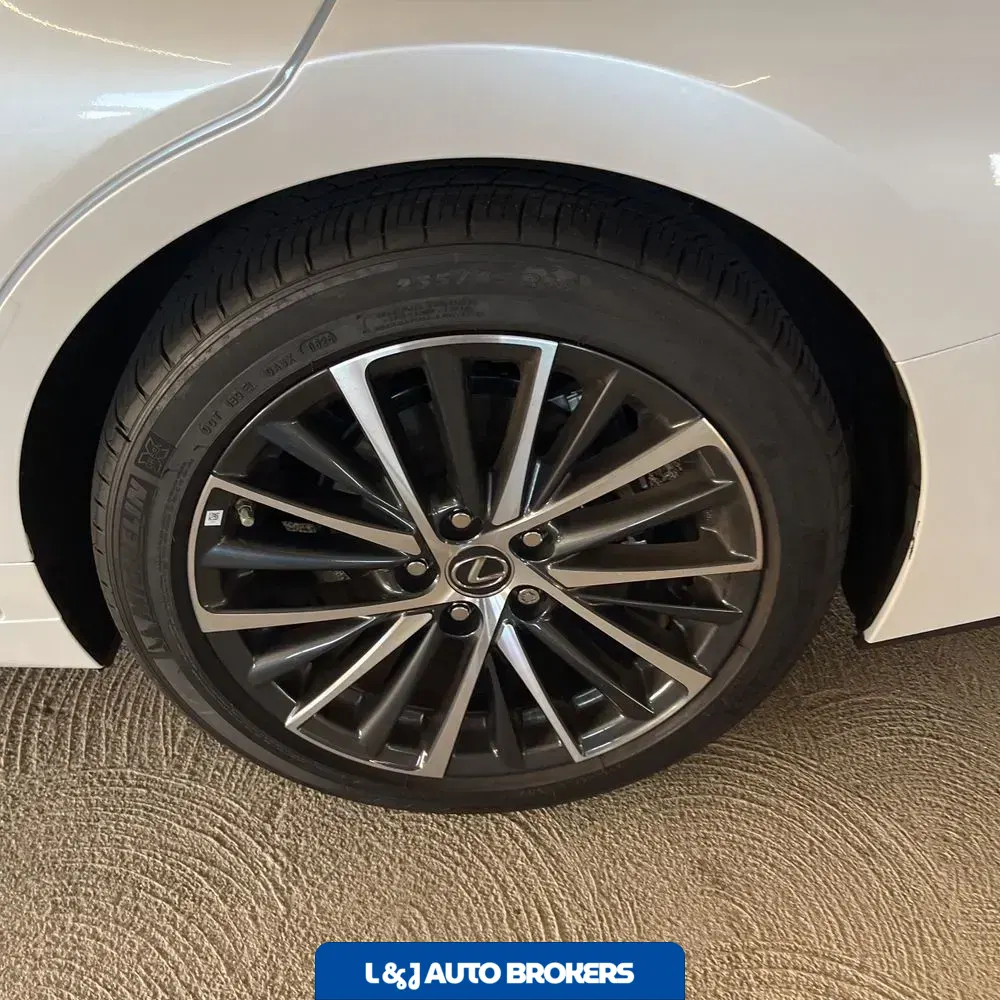 2025 Lexus ES 350 Base