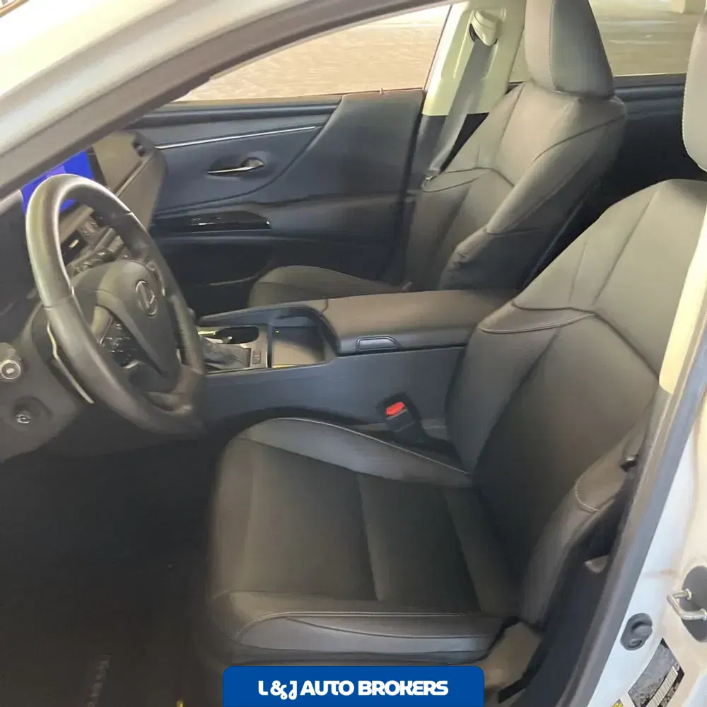 2025 Lexus ES 350 Base