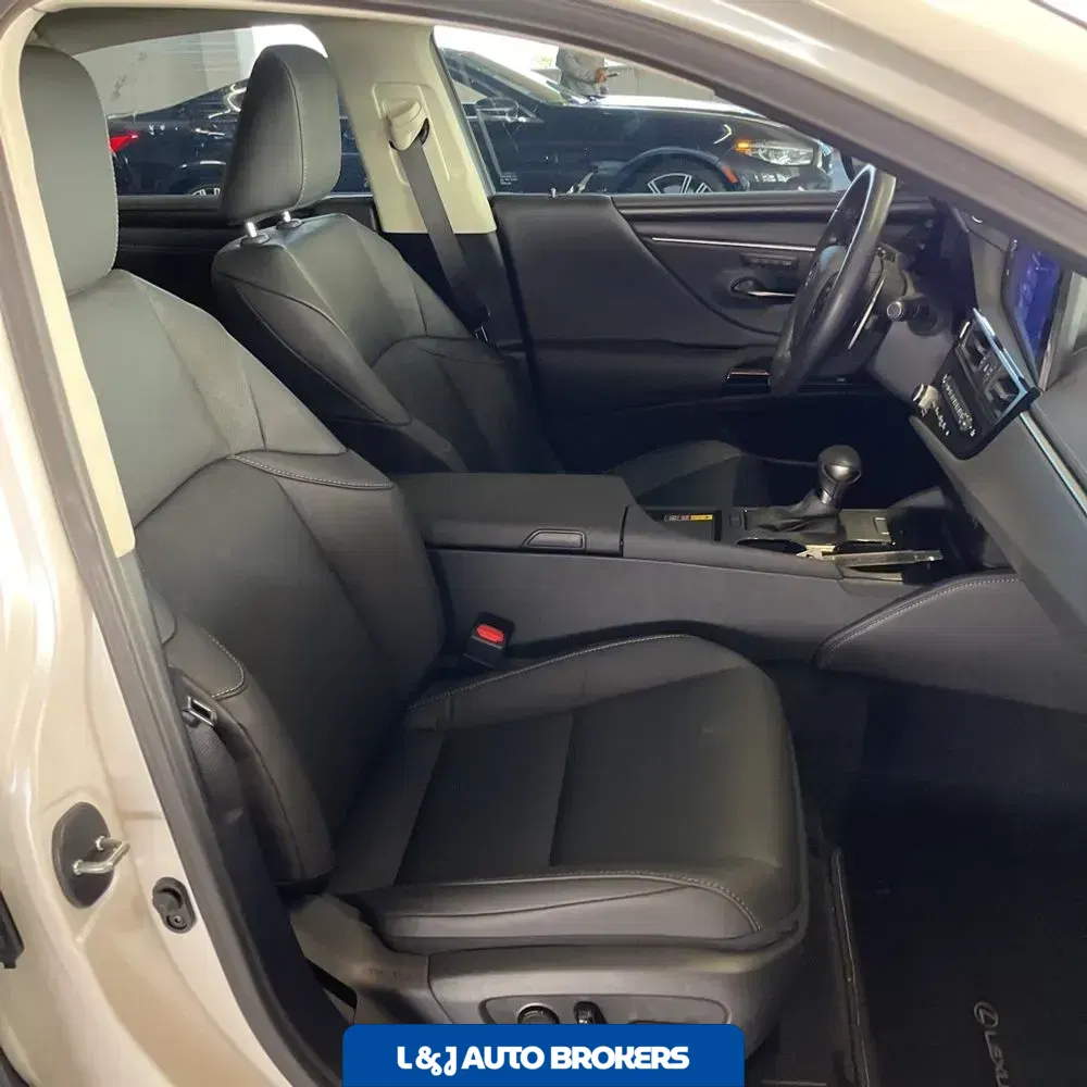 2025 Lexus ES 350 Base