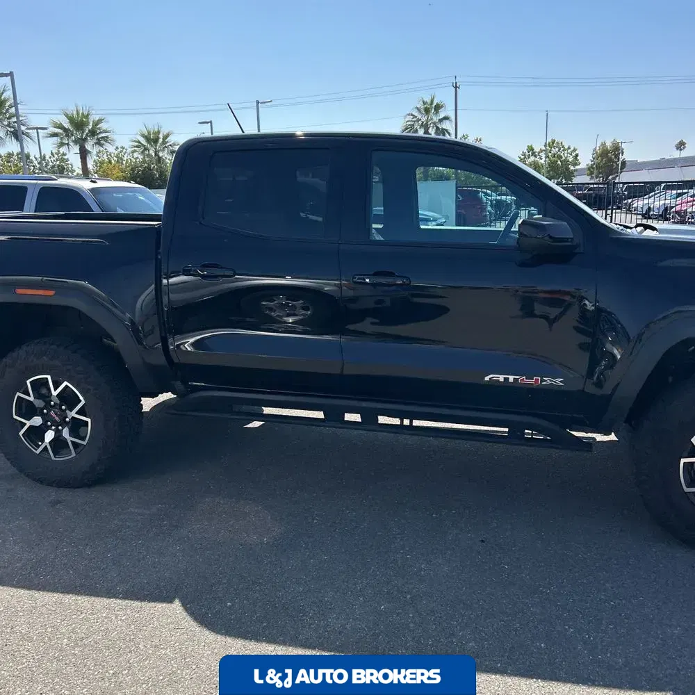 2023 GMC Canyon AT4X