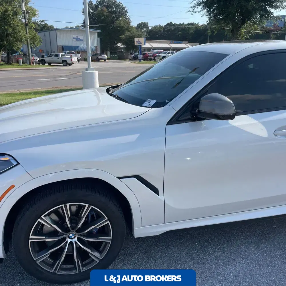 2022 BMW X6 M50i