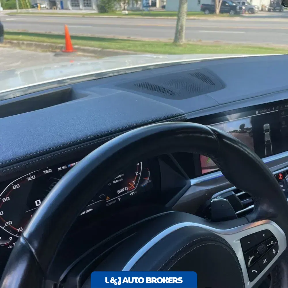 2022 BMW X6 M50i